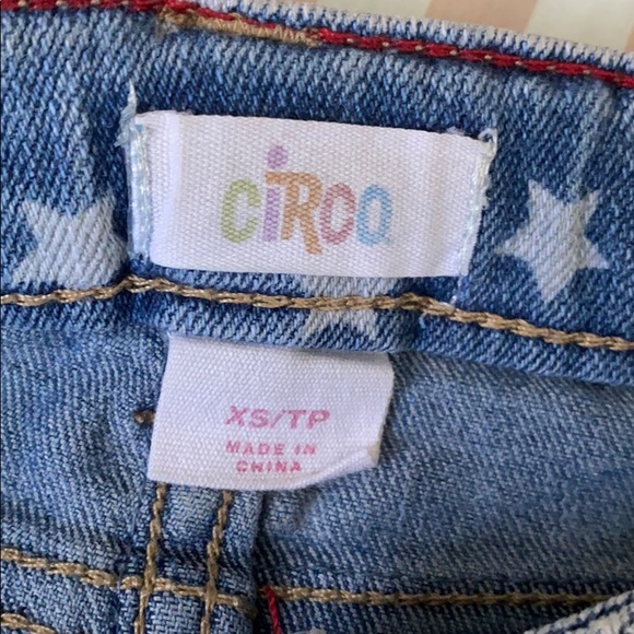 Shorts - Picture 3 of 4